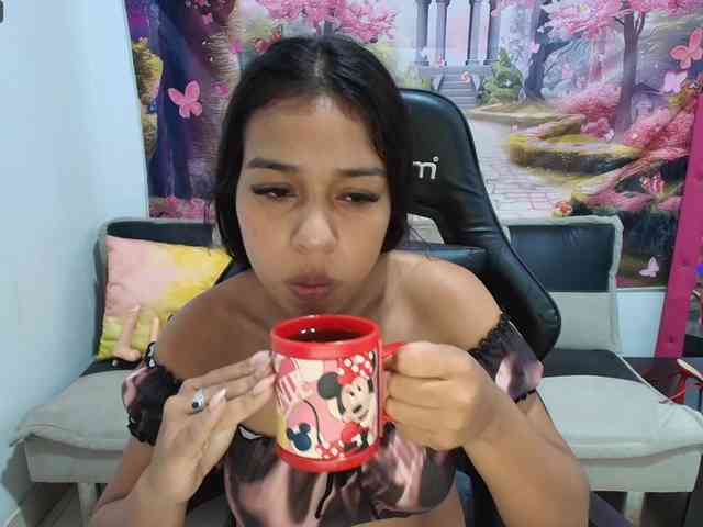 aleska20latina webcam