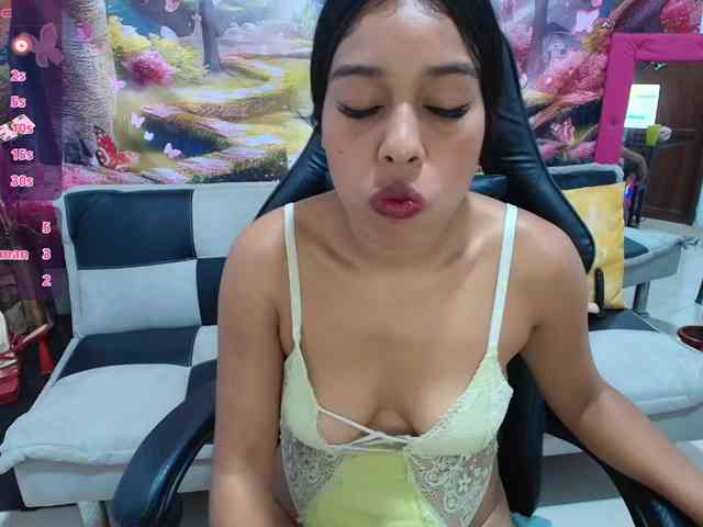 aleska20latina webcam