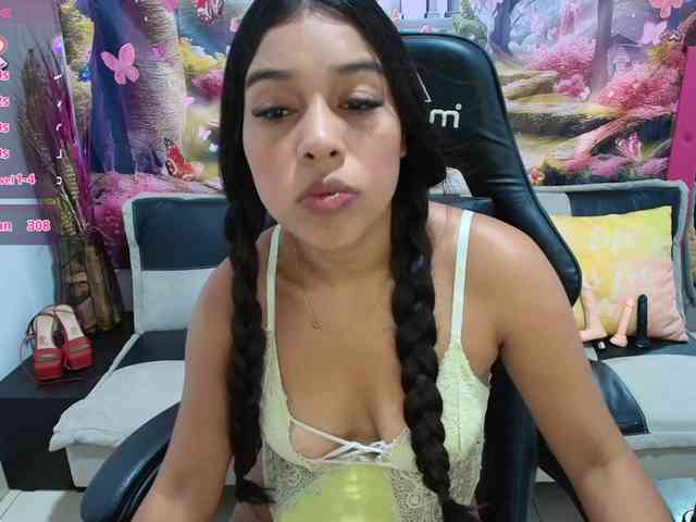 aleska20latina webcam