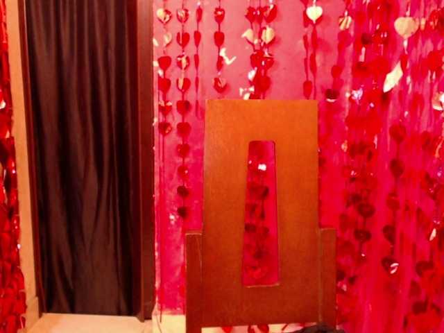 Samara28's BongaCams show and profile