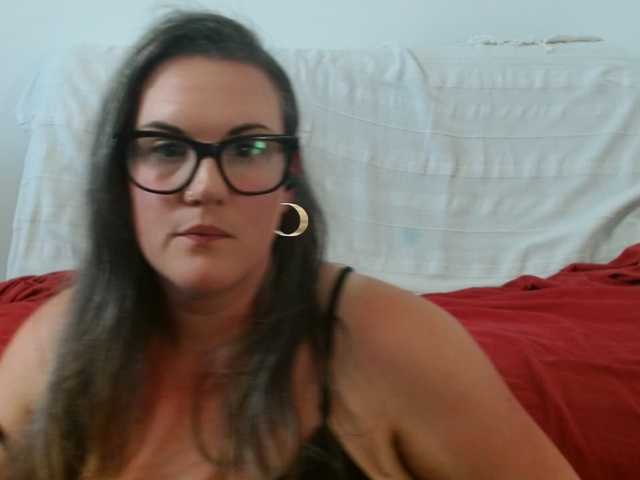 Curvymaskedbabe live cam on BongaCams