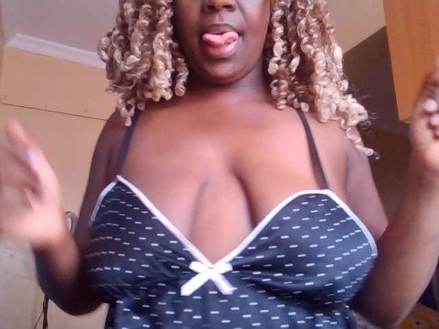 quqi live cam on BongaCams