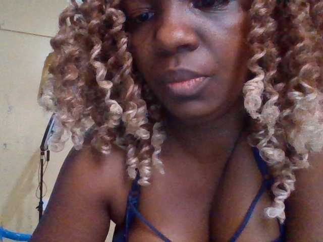 quqi live cam on BongaCams