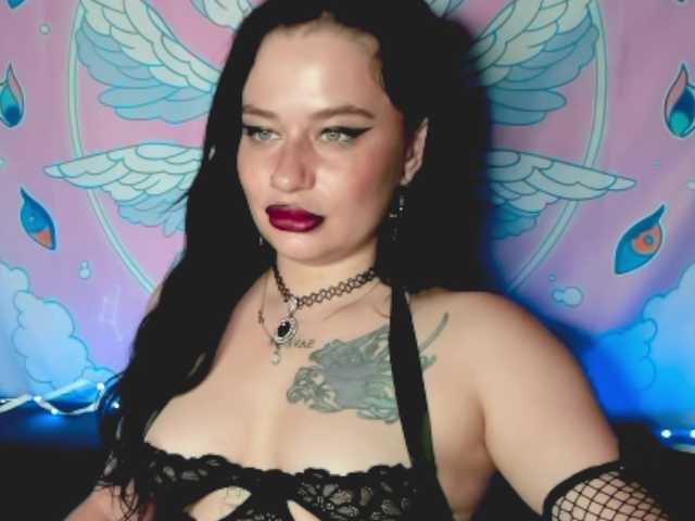le modèle pretttyalice est en webcam porno dans un show sur le site bongacams, il possède les tags suivants: White/Caucasian,Brunette,Shaved