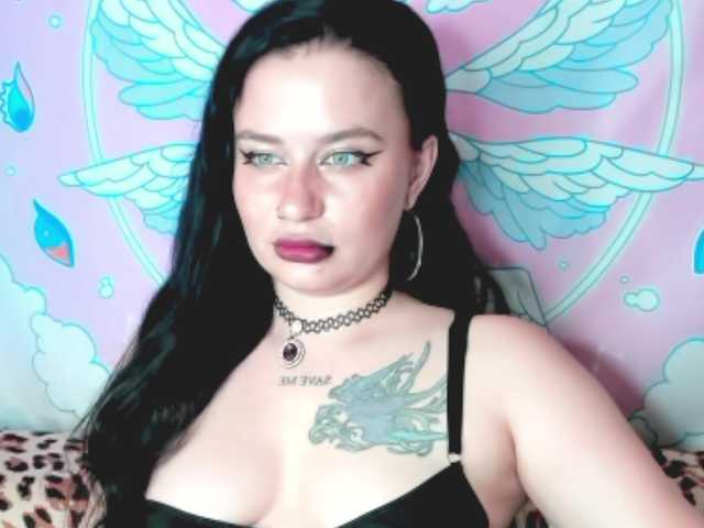 pretttyalice live cam on BongaCams