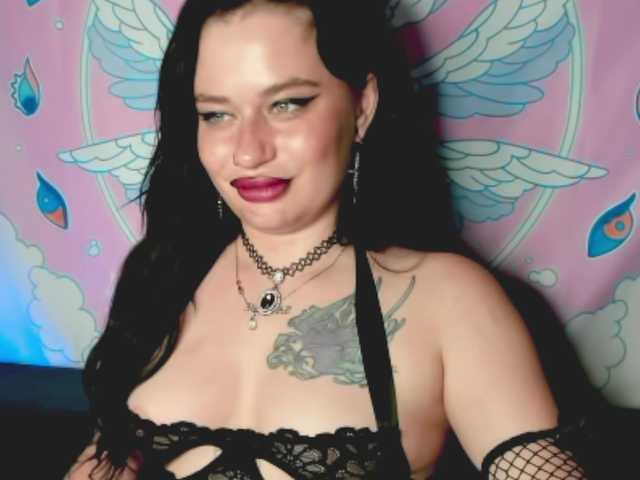 pretttyalice live cam on BongaCams