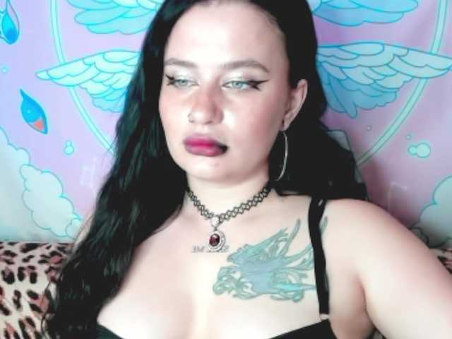 pretttyalice live cam on BongaCams