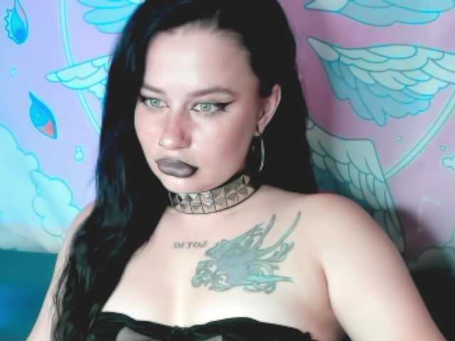 pretttyalice live cam on BongaCams