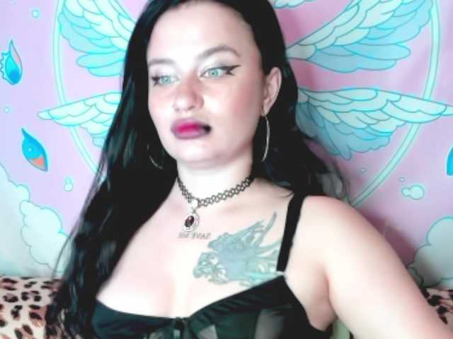pretttyalice live cam on BongaCams