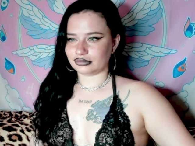 pretttyalice live cam on BongaCams