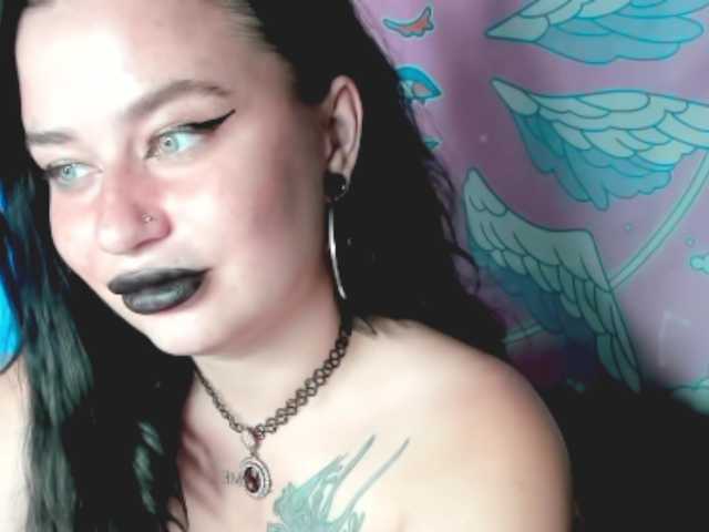 pretttyalice live cam on BongaCams
