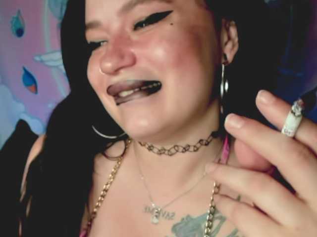 pretttyalice live cam on BongaCams