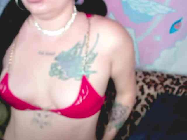 pretttyalice Live Webcam on BongaCams