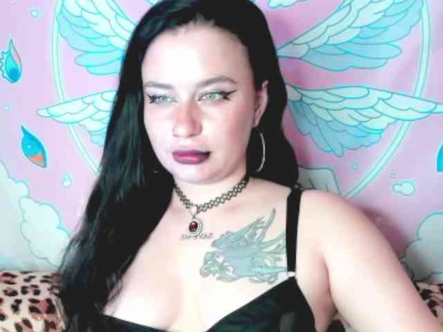 Pretttyalice's cam show statistics and live stream