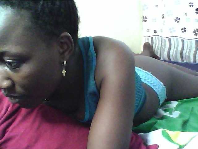 le modèle alora-skylar est en webcam porno dans un show sur le site bongacams, il possède les tags suivants: Ebony,Brunette,Shaved