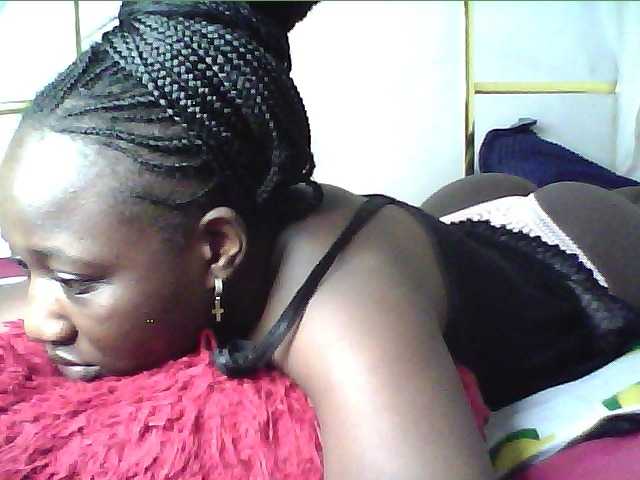 le modèle alora-skylar est en webcam porno dans un show sur le site bongacams, il possède les tags suivants: Ebony,Brunette,Shaved