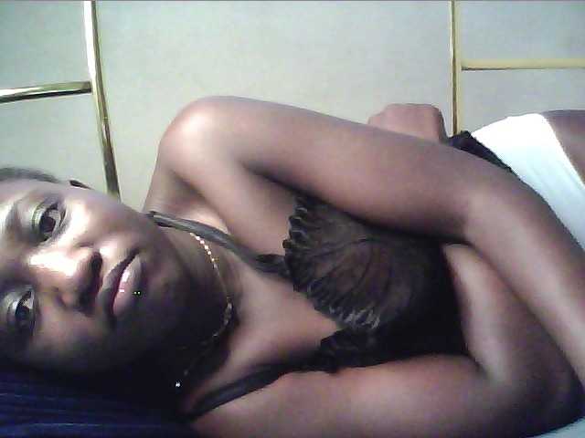 alora-skylar live cam on BongaCams