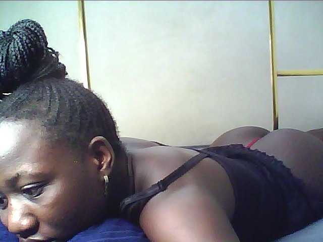 alora-skylar live cam preview