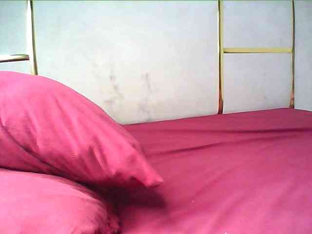 alora-skylar Live Webcam on BongaCams