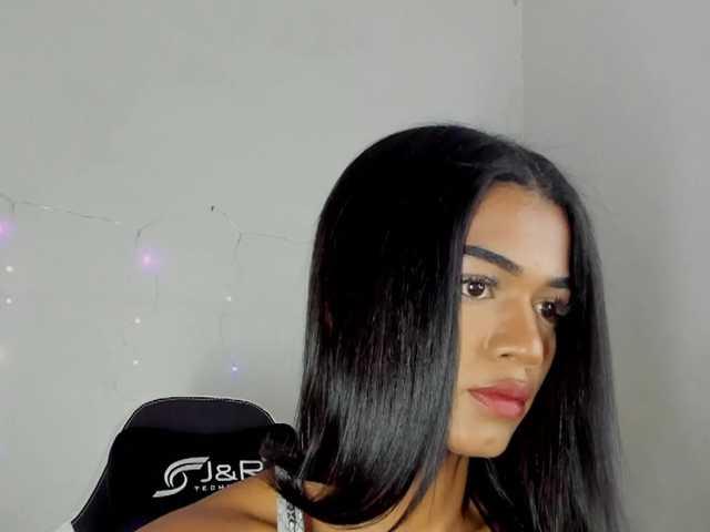 BarbieHotLaura live cam on BongaCams