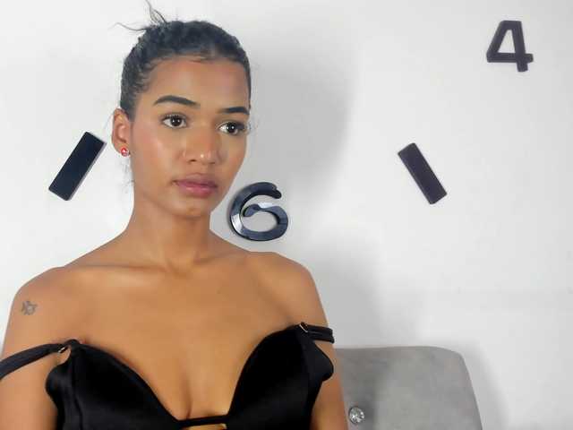 BarbieHotLaura live cam on BongaCams