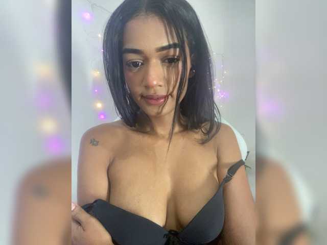BarbieHotLaura live cam on BongaCams