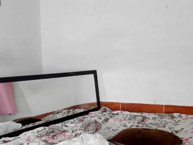 BarbieHotLaura live cam on BongaCams