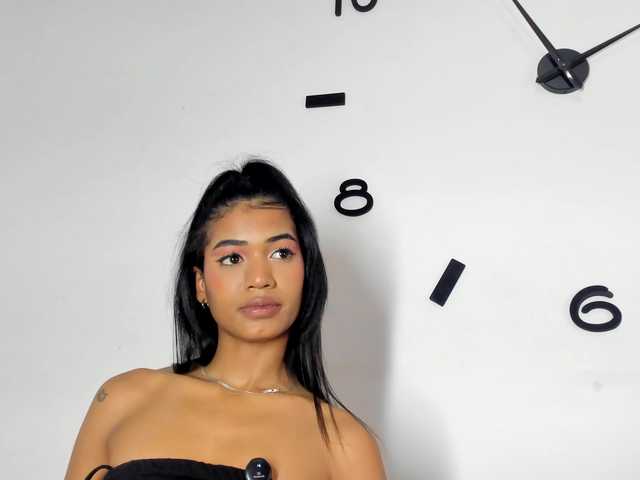 BarbieHotLaura live cam on BongaCams