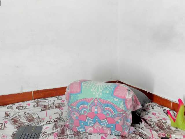 BarbieHotLaura live cam on BongaCams