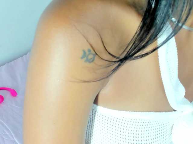 BarbieHotLaura's BongaCams show and profile