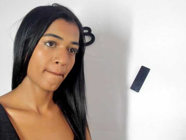 BarbieHotLaura live cam on BongaCams