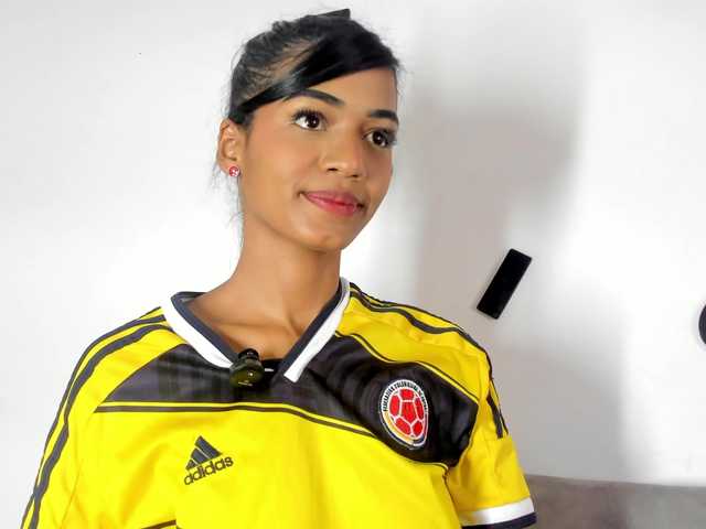 BarbieHotLaura live cam on BongaCams