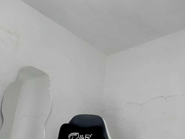 BarbieHotLaura live cam on BongaCams