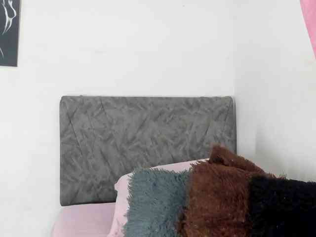BarbieHotLaura webcam