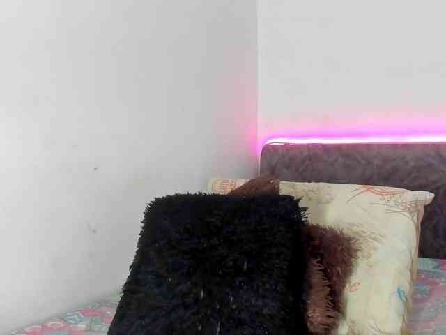 BarbieHotLaura webcam