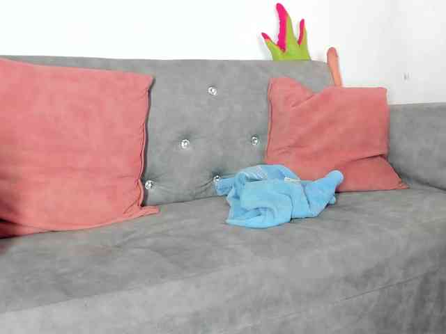 BarbieHotLaura webcam