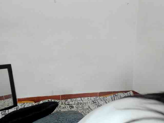 BarbieHotLaura webcam