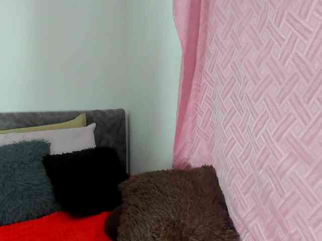 BarbieHotLaura webcam