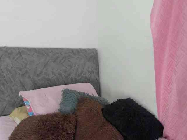 BarbieHotLaura webcam