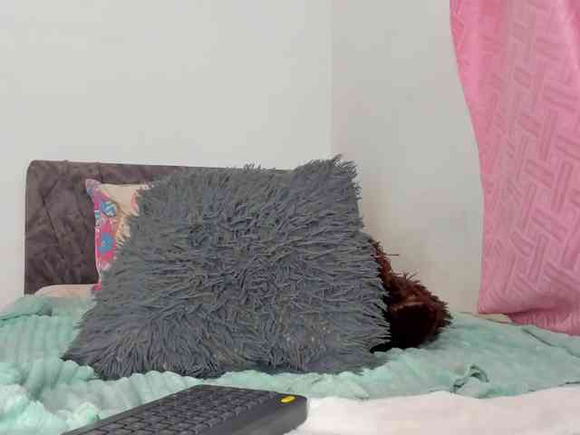 BarbieHotLaura webcam