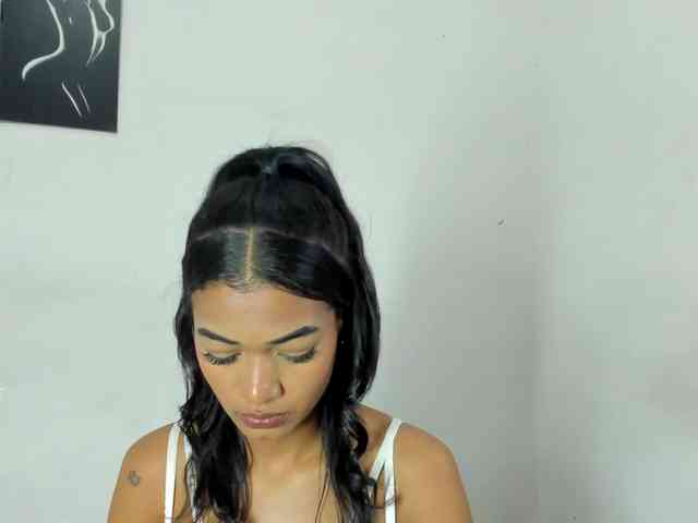 BarbieHotLaura webcam