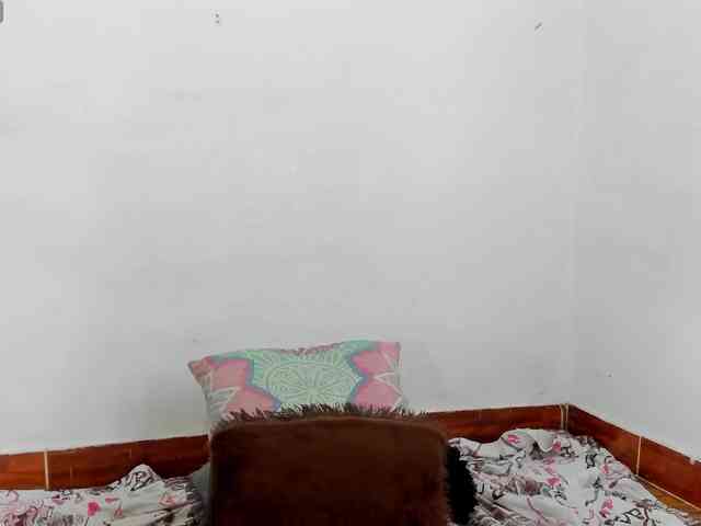 BarbieHotLaura webcam