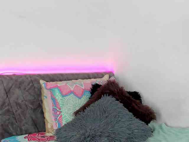 BarbieHotLaura webcam