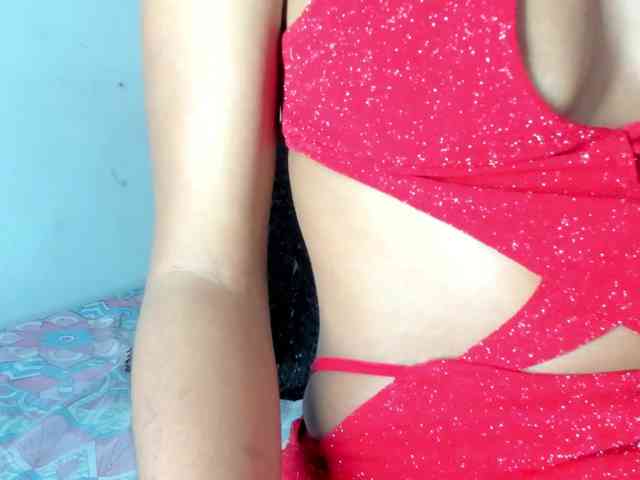 BarbieHotLaura webcam