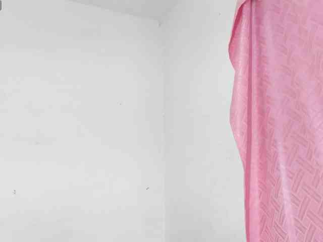 BarbieHotLaura webcam