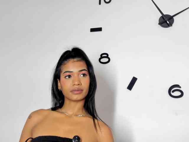 BarbieHotLaura webcam