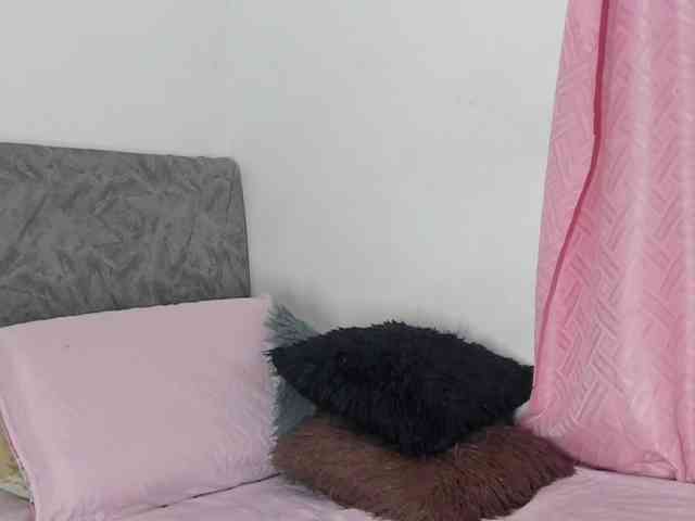BarbieHotLaura webcam
