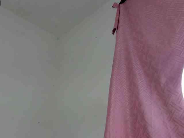 BarbieHotLaura webcam