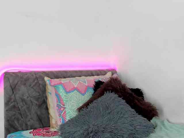 BarbieHotLaura webcam