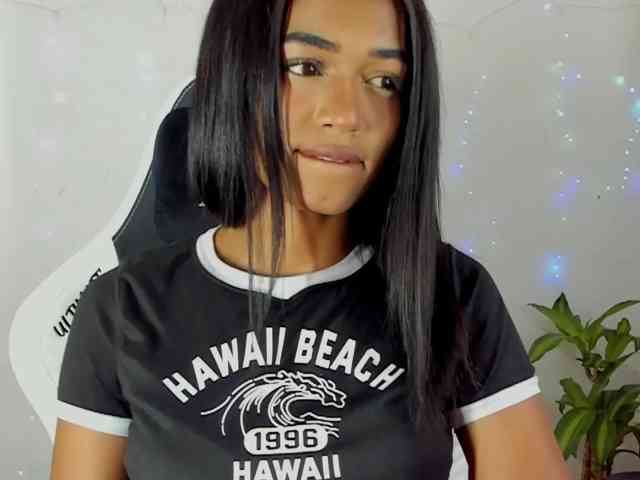 Barbiecollins webcam
